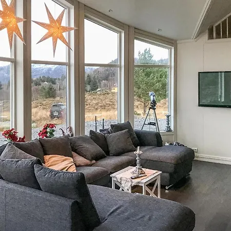 Lovely In Stadlandet With Jacuzzi Holiday home Hundsnes