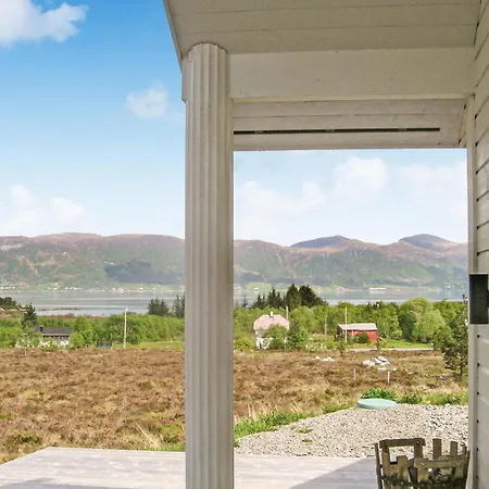 Holiday home Lovely In Stadlandet With Jacuzzi *