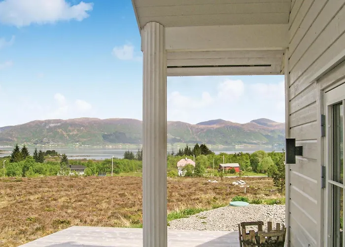 Vakantiehuis Lovely In *